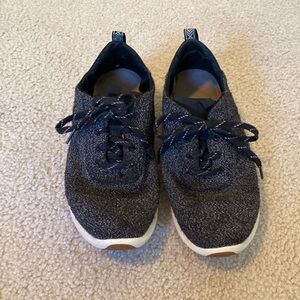 Black & White Toms Tennis Shoes